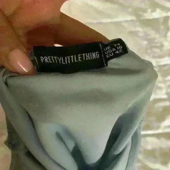 Pretty little thing Dress - Picture 4 of 4